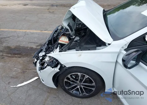 2024 Volkswagen Jetta 1.5T Sport z USA, uszkodzony, nr VIN 3VWBM7BU1RM071852